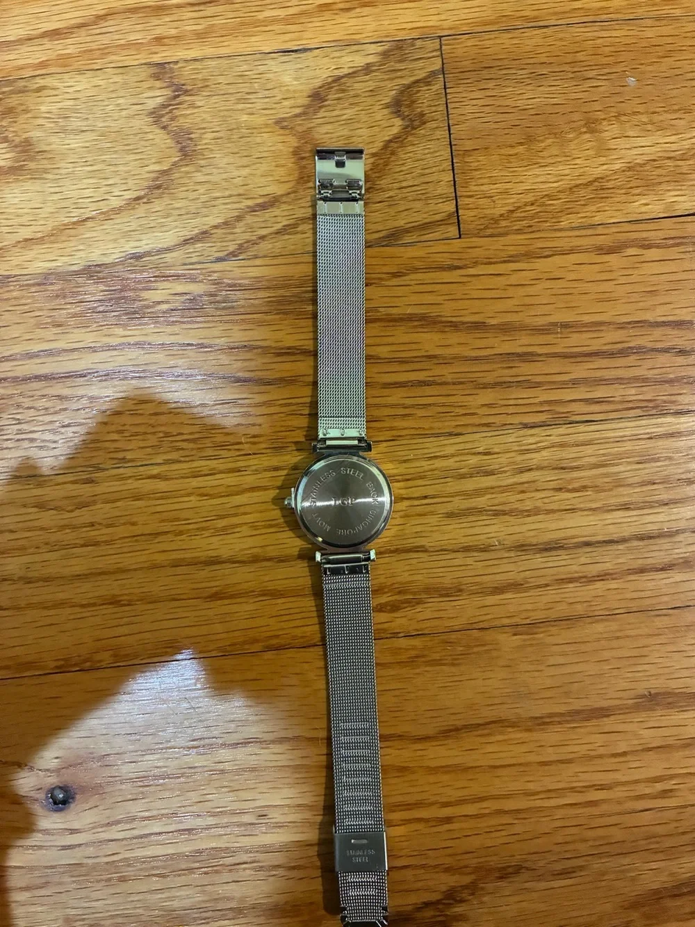 Classic Round Face Mesh Strap Watch - stainless steel